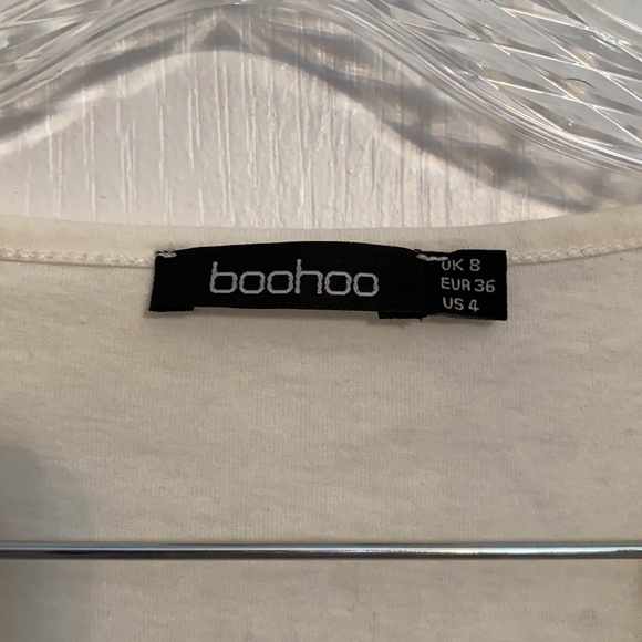 Boohoo White T-Shirt with Lace-Up Detail - Picture 4 of 4